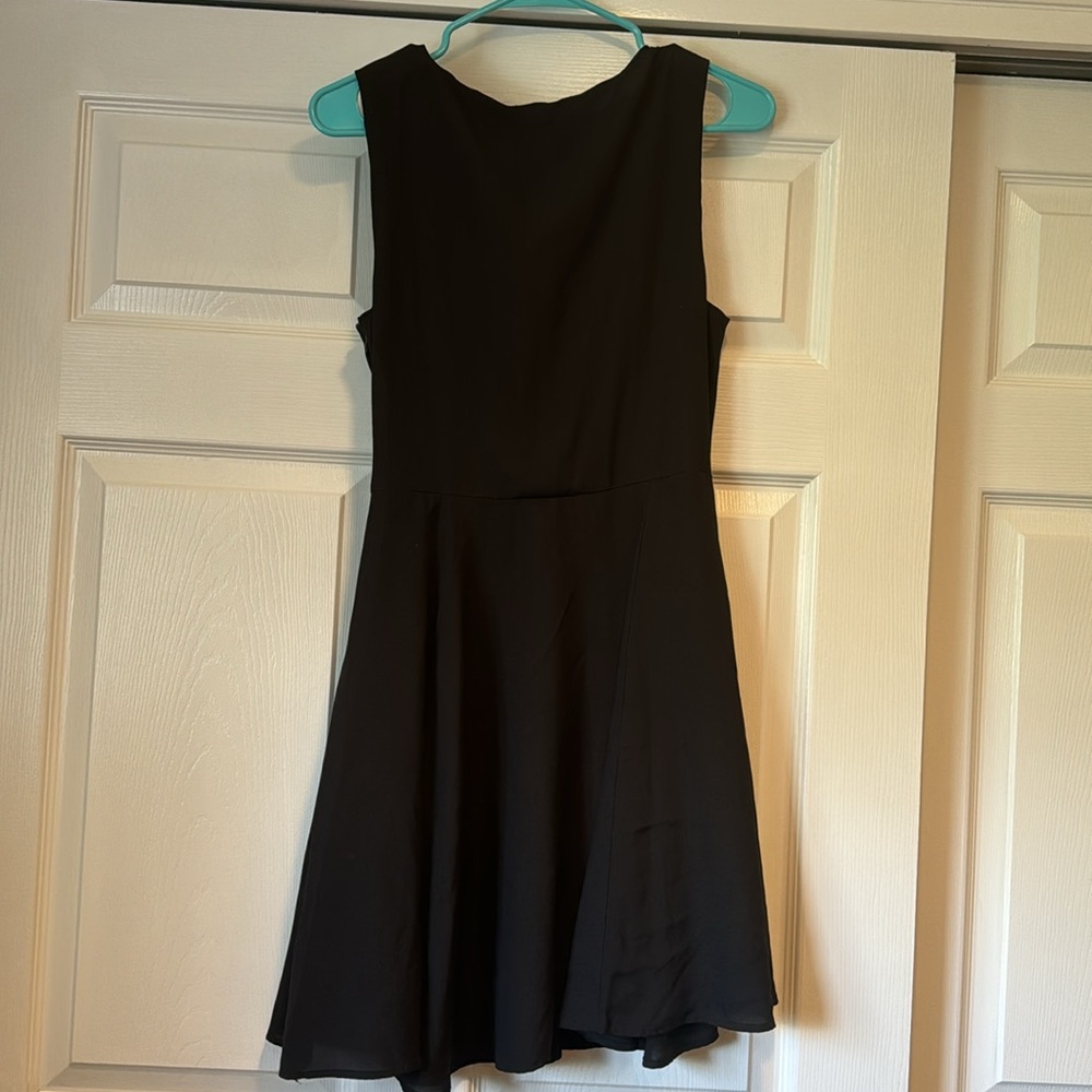 Perfect LBD - Picture 4 of 4